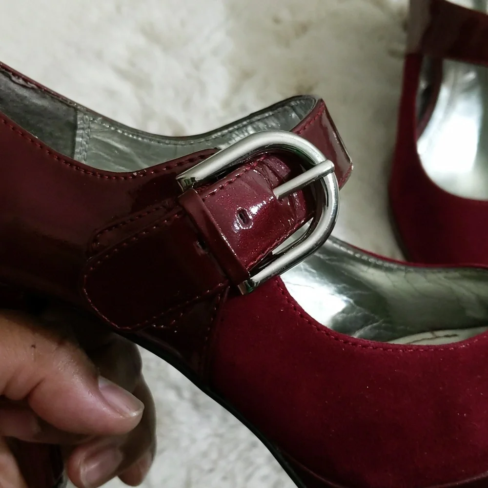 Style & Co| Vintage Burgundy suede high heel pump - Picture 4 of 14